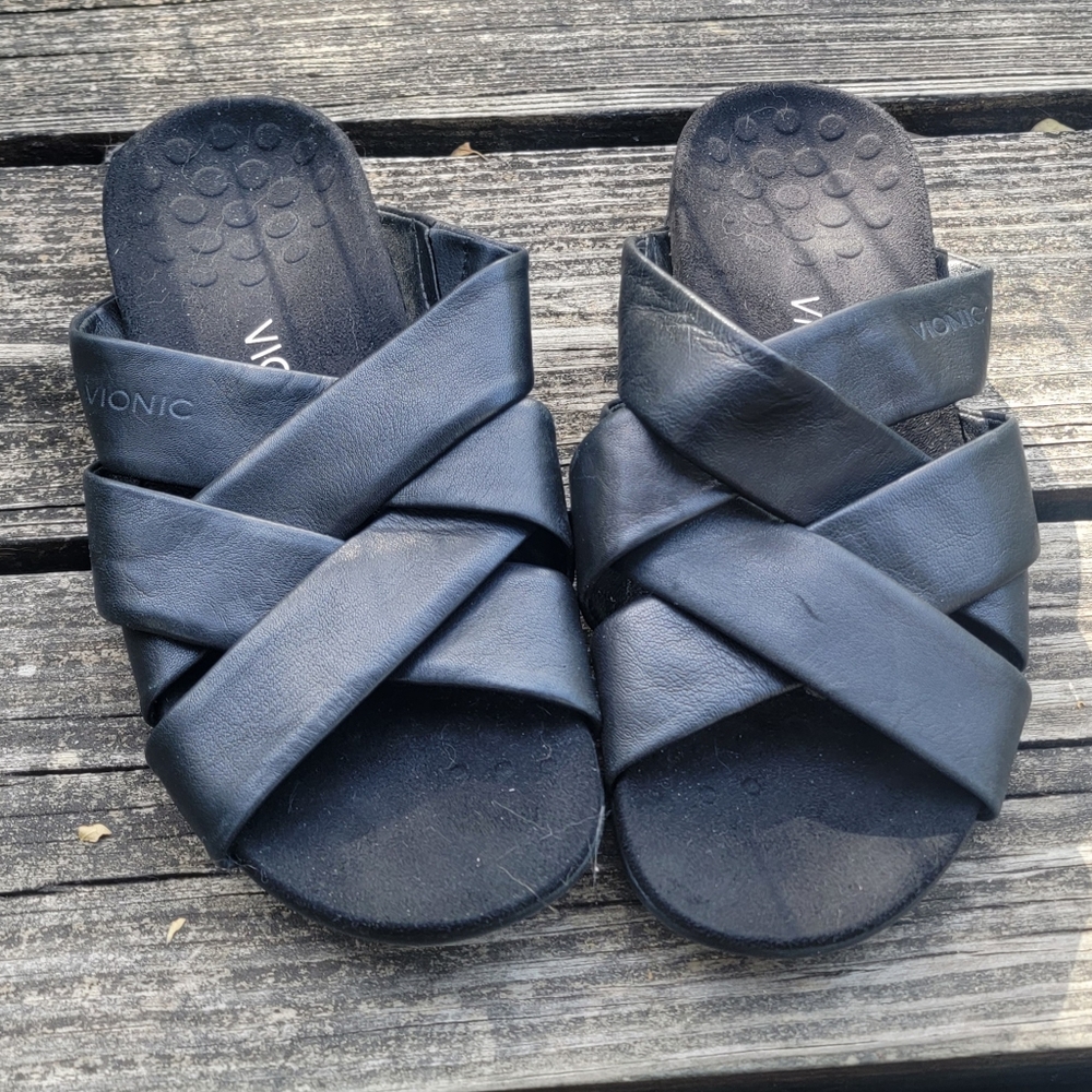 NEARLY NEW - Vionic Juno Black Leather Woven Slide Sandals - Size 8